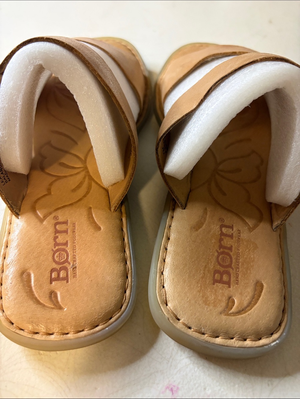 Børn Gold Buckle Leather Sandals | EUC | Sz 7 - Picture 4 of 7